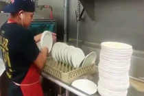 Ngạc nhiên kỹ thuật rửa đĩa đỉnh cao