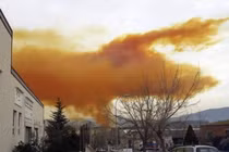 Mây màu da cam cực lạ trên bầu trời Tây Ban Nha 