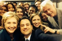 Gia đình cựu Tổng thống Bill Clinon tự sướng giống sao Oscar