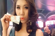 Ngọc Quyên sung sướng khoe hình được gặp Britney Spears