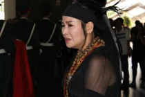 Thanh Lam nức nở bên linh cữu cha