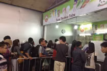 Hàng quán “chặt chém” kinh hoàng ngày Tết ở Hà Nội