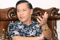 Đám hoa hậu, người mẫu lên đời từ dối trá... là con sâu!