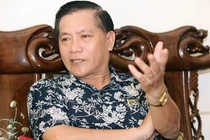 Đám hoa hậu, người mẫu lên đời từ dối trá... là con sâu!