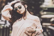 Bà mẹ Hà thành 2 con đẹp không tưởng ở tuổi 32