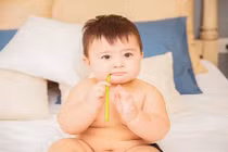 "Thiên thần lai" dễ thương từng gây sốt dân mạng