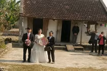 Sự thật về đám cưới Ninh Bình nhà trai “nghèo rớt mùng tơi“