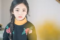 Cô bé 6 tuổi được khen xinh đẹp nhất thế giới