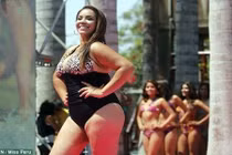 Hot girl béo lọt chung kết Hoa hậu Hoàn vũ gây tranh cãi