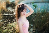 Tuổi thơ đẫm nước mắt của 9X xinh đẹp đa tài