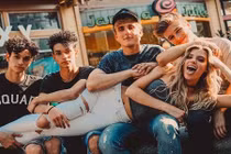 Nhóm bạn thân đẹp hút hồn nổi tiếng trên thế giới