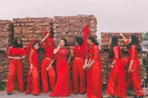 Dàn phù dâu xinh đẹp, diễn sâu quậy đám cưới tưng bừng 