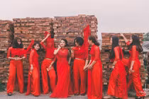 Dàn phù dâu xinh đẹp, diễn sâu quậy đám cưới tưng bừng 