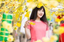 Cô gái Việt được báo Trung Quốc ca ngợi “Nữ thần hoa đào“