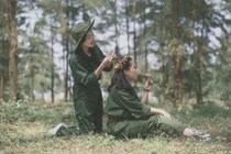 Ảnh kỷ yếu độc mang phong cách chiến sĩ thời kỳ kháng chiến