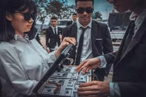 Teen Quảng Bình chụp ảnh kỷ yếu phiên bản "ông trùm"