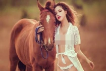 Thiếu nữ Sài Thành chụp ảnh “mát mẻ” bên ngựa hoang là ai?