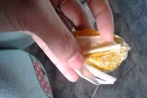 Đăng clip xoài làm bằng nilon câu like: Chỉ xin lỗi là xong?