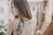 Tâm sự của cô gái 9X xăm hình mẹ quá cố trên lưng