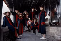 Sinh viên Luật hóa “siêu anh hùng” trong ảnh kỷ yếu có 1-0-2