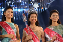 Nhan nhản Facebook giả mạo Tân HH Việt Nam Đỗ Mỹ Linh