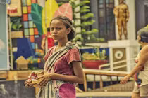 Cô gái ăn xin nổi tiếng vì quá xinh đẹp