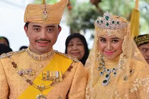 Lóa mắt vì những đám cưới “phủ vàng”