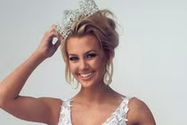 Hoa hậu Tuổi teen ôm hận vì phát ngôn “bẩn” trên mạng