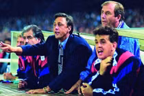 Johan Cruyff và những quyết định làm thay đổi Barcelona