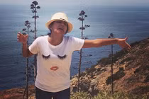 Hài hước cô dâu hưởng tuần trăng mật với... bố mẹ chồng