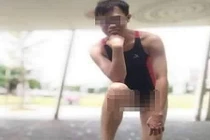 Chàng trai mặc áo tắm nữ chụp ảnh gây sốc nhất mạng Việt 