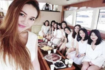 Cuộc sống ăn chơi trác táng của con gái tỷ phú Trung Quốc