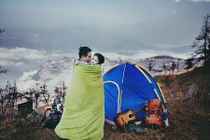 Cặp đôi công sở đưa nhau đi trốn, chụp ảnh cưới lung linh