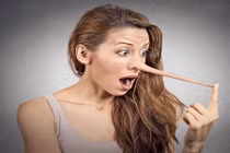 “Bắt thóp” những kẻ nói dối qua những cách sau