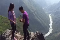 Màn cầu hôn ngọt lịm trên đèo Mã Pì Lèng gây sốt 