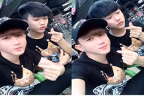 Cặp đôi đồng tính Việt thích khoe ảnh “khoá môi” nhau