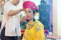 Mê mẩn trước dung nhan sắc sảo cô đồng 9X Hà thành