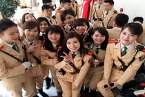 Ảnh dàn nữ cảnh sát giao thông xinh đẹp gây tranh cãi