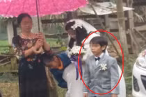 Xôn xao đám cưới chú rể như trẻ con ở Hà Tĩnh