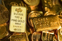 Giá vàng hôm nay 20/11: Áp lực đồng USD phục hồi, vàng lao dốc