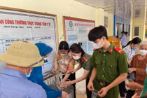 Hải Dương: 30.000 đồng trích lương cán bộ công an và nồi cháo nghĩa tình