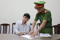 Bắt Phó Trưởng Phòng Tàu sông, Cục Đăng kiểm Việt Nam cùng 3 người