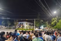 Bắt nguyên Bí thư tỉnh Lào Cai Nguyễn Văn Vịnh: Dân vây kín theo dõi