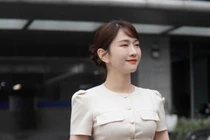 Lê Bống thông báo sẽ gác lại mọi thứ để học đại học ở tuổi 28