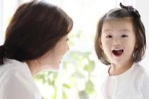 Một lời con gái nói, chồng tát tôi giữa nơi đông người