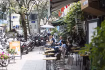 Lấn chiếm vỉa hè để vật liệu xây dựng, kinh doanh bị phạt thế nào?