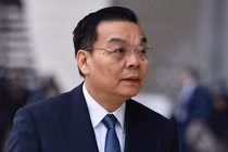 Ông Chu Ngọc Anh nhận quà, khi dọn phòng mới biết có 200.000 USD