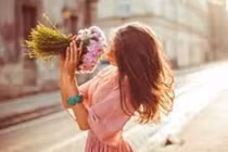 Phụ nữ sở hữu những phẩm chất cao quý này là người hạnh phúc