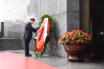 Tổng Bí thư, Chủ tịch nước Trung Quốc Tập Cận Bình vào Lăng viếng Chủ tịch Hồ Chí Minh