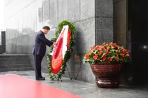 Tổng Bí thư, Chủ tịch nước Trung Quốc Tập Cận Bình vào Lăng viếng Chủ tịch Hồ Chí Minh